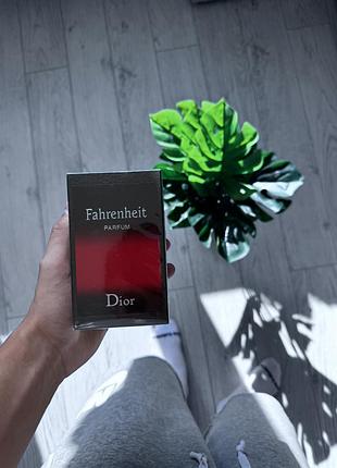 Dior fahrenheit – це 100 мл туалетної води для чоловіків.