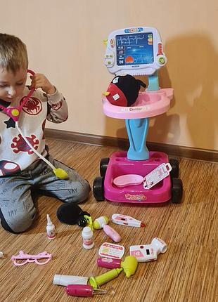 Набір для маленького лікаря kruzzel рожева лікарняна візочка ekg аксесуари мале світіння xxl