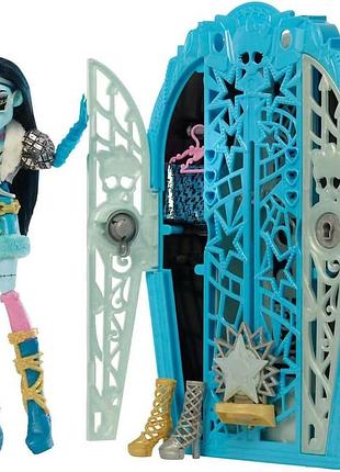 Monster high straszysekrety frankie stein серія 6 таємниці холлідуч набір лялька шафа та понад 19 сюрпризів включно з одягом і