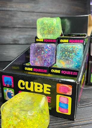 Трендовая игрушка-антистресс cube squeeze ball — кубик "супер сквиш"
