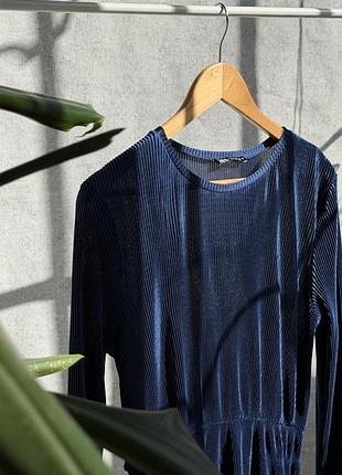 Довга сукня жіноча zara синя плісе