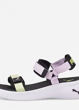 Женские сандалии puma sporty vola women's sandals в цвете butterfly-lavender fog-black-white (артикул 38413202) с текстильными ремешками на липучках т