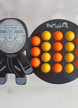 Игрушка симпл димпл ведущий из игры в кальмара для детей (l_10281)