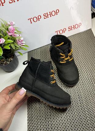 Оригінальні шкіряні черевики з хутром ugg