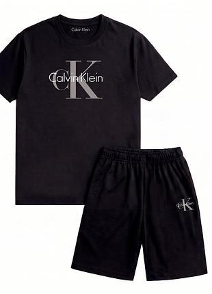 Комплект шорти+футболка calvin klein m