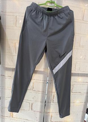 Штани спортивні nike оригинал р.147/158