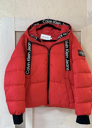 Пуховик жіночий calvin klein червоний