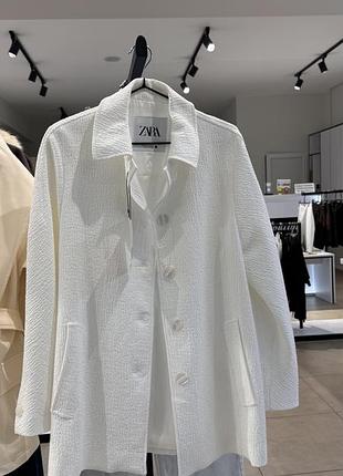 Пальто жіноче zara біле