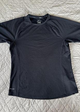 Спортивна чоловіча футболка nike