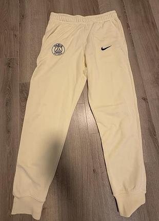 Чоловічі спортивні штани джогери nike paris saint-germain club jogger ft up, молочний