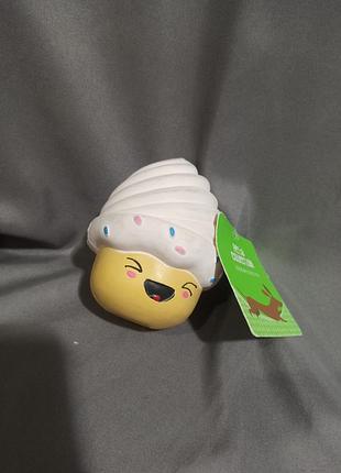 Игрушка пищалка для животных кексик