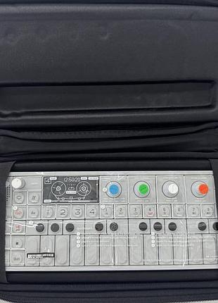 Синтезатор teenage engineering op-1 5