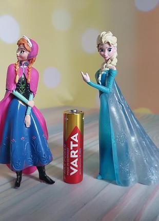 Игровые фигурки принцессы анна и эльза из мультфильма disney «холодное сердце» от бренда bullyland