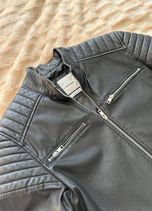 Куртка чоловіча pull bear шкіряна чорна розмір m