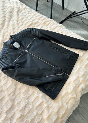 Куртка чоловіча pull bear шкіряна чорна розмір m