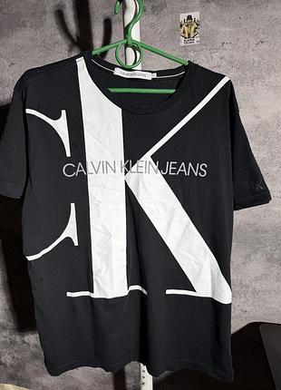 Футболка чоловіча calvin klein чорна з великим логотипом, розмір m