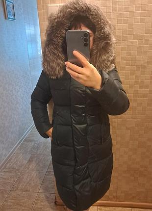 Пальто жіноче зимове з хутряним капюшонои