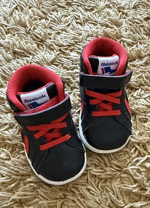 Нові черевички reebok