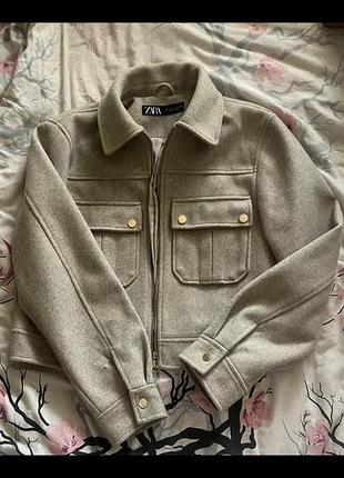 Укорочена куртка zara / стильний бомбер зара сіро-бежевий меланж