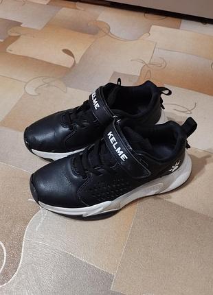 Кросівки kelme на хлопчика 36 р.