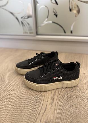 Кеди жіночі fila чорні