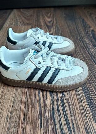 Adidas дитячі кросівки 2