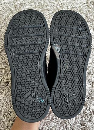 Кросівки adidas 35 розміру 8