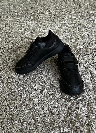 Кросівки adidas 35 розміру