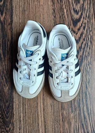 Adidas дитячі кросівки 4