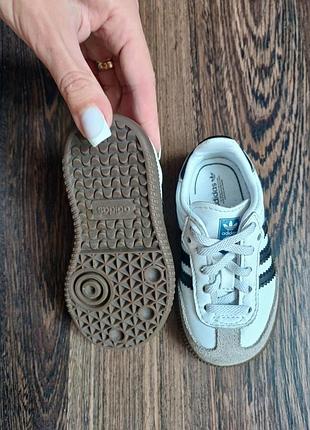 Adidas дитячі кросівки 6