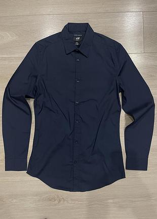 Темно-синя чоловіча сорочка h&m easy iron (slim fit, розмір xs)