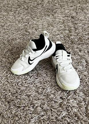Легенькі кросівки nike 29,5 розміру
