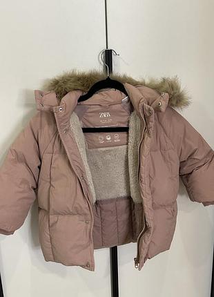 Пуховик для дівчинки zara рожевий з хутром