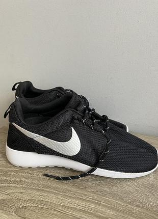 Кросівки жіночі nike чорні