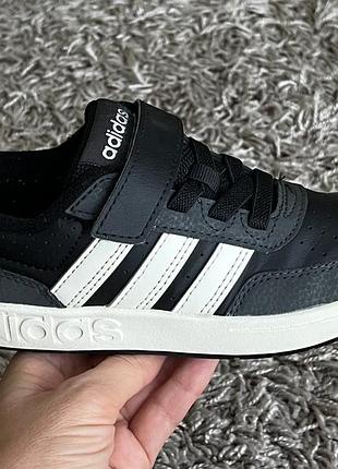 Кросівки adidas 29 розміру 6
