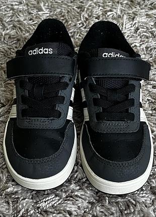 Кросівки adidas 29 розміру 3