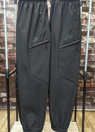 Чоловічі спортивні штани nike softshell чорні