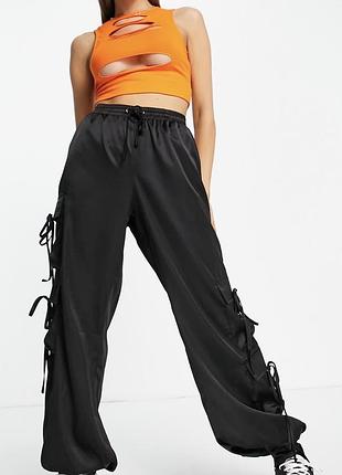 Штани глянцеві карго атласні сатинові missguided для тверезу, танців