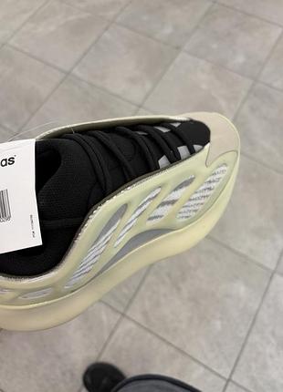 Кросівки adidas yeezy 700 v3 azael чорні, бежеві