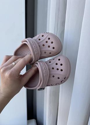 Шльопанці для дітей crocs рожеві 2