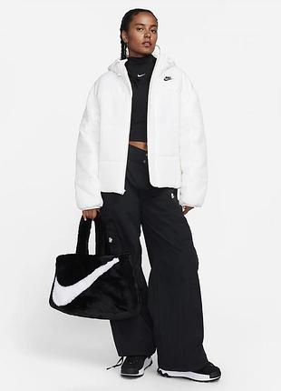 Куртка жіноча nike біла fb7672-100 2
