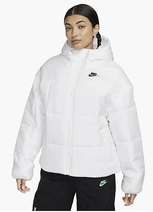 Куртка жіноча nike біла fb7672-100