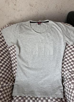 Сіра жіноча футболка the north face з логотипом tnf