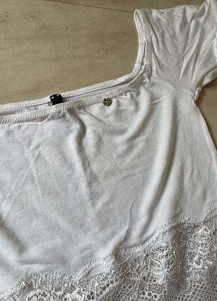 Жіноче боді guess біле з мереживом