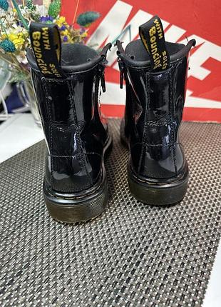 Оригінальні черевики dr.martens 8