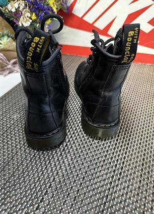 Оригінальні черевики dr martens 6