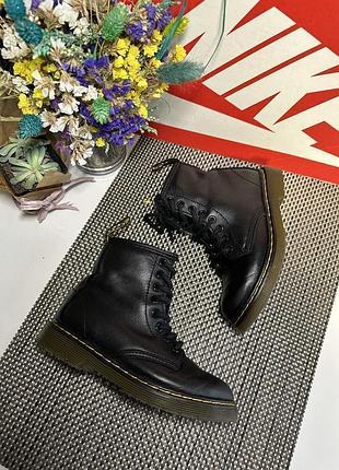 Оригінальні черевики dr martens