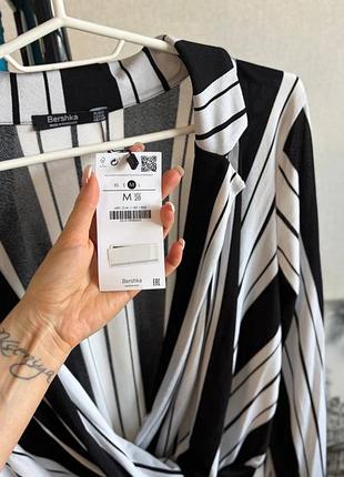 Жіноче боді bershka в смужку чорно-біле