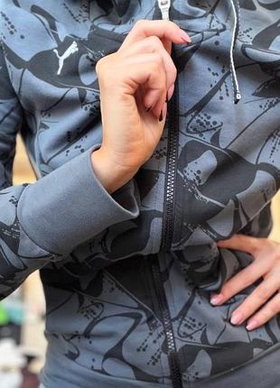 Жіноча спортивна кофта puma на блискавці, сіра з візерунком
