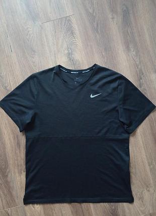 Брендова футболка nike.